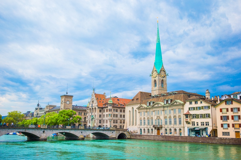 Déménagement à Zurich., cortège de lanternes à Zurich., Déclarer un déménagement à Zurich., Déménagement à Zurich avec la société Menspower Umzüge., Déménagement de Munich à Zurich., Coûts d'un déménagement de Munich à Zurich., Déclarer un déménagement au canton de Zurich., Déclarer un déménagement à Zurich., Déménagement à Zurich avec la société Menspower Umzüge., Déclarer un déménagement auprès de l'Office de la circulation routière de Zurich., Déclarer un déménagement auprès de l'armée à Zurich., Déménagement le 1er mai à Zurich., Déclarer un déménagement auprès du bureau de quartier à Zurich., Déclarer un déménagement auprès de l'entreprise d'électricité de la ville de Zurich., Déclarer un déménagement auprès du service des impôts de Zurich., Louer un véhicule pour un déménagement à Zurich., Louer un camion de déménagement à Zurich., Déménagement vers Zurich., S'installer à Zurich., Déménagement lors de la Saint-Nicolas à Zurich., Déménagement en ligne à Zurich., Devis pour un déménagement à Zurich., Déménagement à Oerlikon, un quartier de Zurich., Déménagement dans la région de l'Oberland zurichois., Déclarer un déménagement en ligne dans le canton de Zurich., Tarifs pour un déménagement à Zurich., Réservation d'une place de parking pour un déménagement à Zurich., Expérience positive d'un déménagement à Zurich avec la société Menspower Umzüge., Déménagement pour le défilé de la Pride à Zurich., Carte de stationnement pour un déménagement à Zurich., check-list pour un déménagement à Zurich., Se désinscrire lors d'un déménagement à Zurich., S'inscrire lors d'un déménagement à Zurich., Déménagement à Regensdorf, une commune près de Zurich., Service de nettoyage après déménagement à Zurich., déménagement lors du défilé du 1er mai à Zurich., Réservation d'une place de parking pour un déménagement à Zurich., Procession des lanternes à Zurich., Déménagement royal à Zurich., Entreprise de nettoyage pour déménagement à Zurich., Procession des lanternes à Affoltern, quartier de Zurich., Entreprise de transport pour déménagement à Zurich et Regensdorf., Déménagement lors de la fête du Sechseläuten à Zurich., Déménagement lors de la fête du Sechseläuten en 2023 à Zurich., Déménagement lors de la fête du Sechseläuten en 2022 à Zurich., Déménagement dans la ville de Zurich., Fermeture de rue pour un déménagement à Zurich., Notification de déménagement auprès de l'Office de la circulation routière de Zurich., Déclaration de déménagement auprès du bureau de quartier de la ville de Zurich., Déménagement suite à un changement d'école à Zurich., Déménagement lors du défilé de la Street Parade à Zurich., Déménagement vers le Stadthaus à Zurich., Déménagements dans la ville de Zurich., impôts sur le déménagement dans le canton de Zurich., Entreprise de déménagement Zürcher Umzüge Sylaj., Déménagement lors de la Saint-Nicolas dans la ville de Zurich., Désinscription lors d'un déménagement dans la ville de Zurich., Service de transport pour déménagement à Zurich., Entreprise de transport pour déménagement à Zurich., Équipe de déménagement à Zurich., Changement d'adresse lors d'un déménagement à Zurich., Déménagement dans la région de l'Unterland zurichois., Notification de déménagement auprès de l'administration de la ville de Zurich., Notification de déménagement à l'assurance Zurich., Assurance déménagement Zurich., Déménagement à vélo à Zurich.